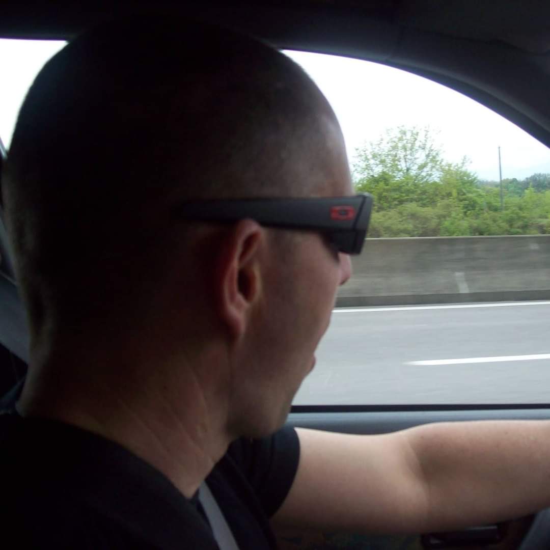 Riley - Gay trip à Brot-Plamboz Profil de Riley, 38 ans, Gay trip à Brot-Plamboz (Neuchâtel)