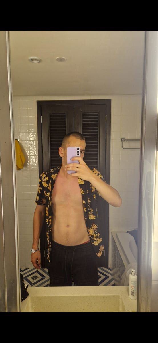 Keaton - Gay trip à Büren zum Hof Profil de Keaton, 23 ans, Gay trip à Büren zum Hof (Berne)