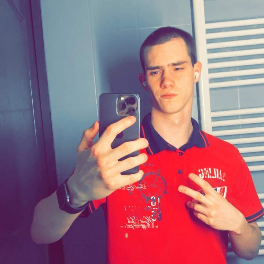 Keita - Gay trip à Bäriswil BE Profil de Keita, 26 ans, Gay trip à Bäriswil BE (Berne)