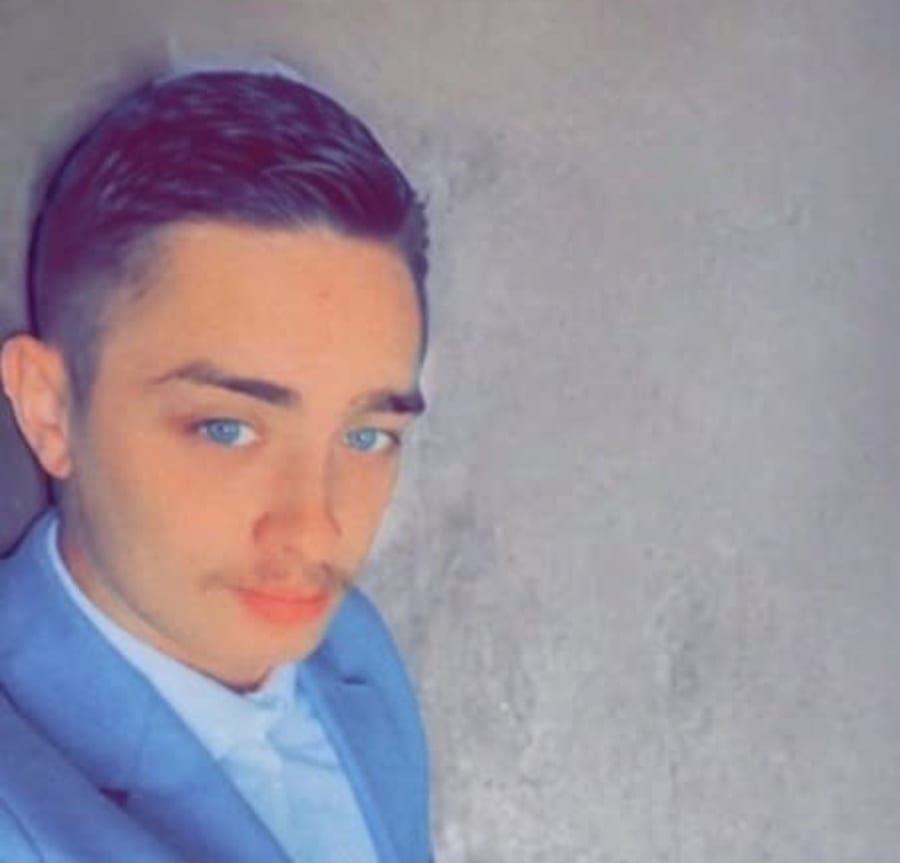 Aymar - Gay trip à Les Emibois Profil de Aymar, 23 ans, Gay trip à Les Emibois (Jura)