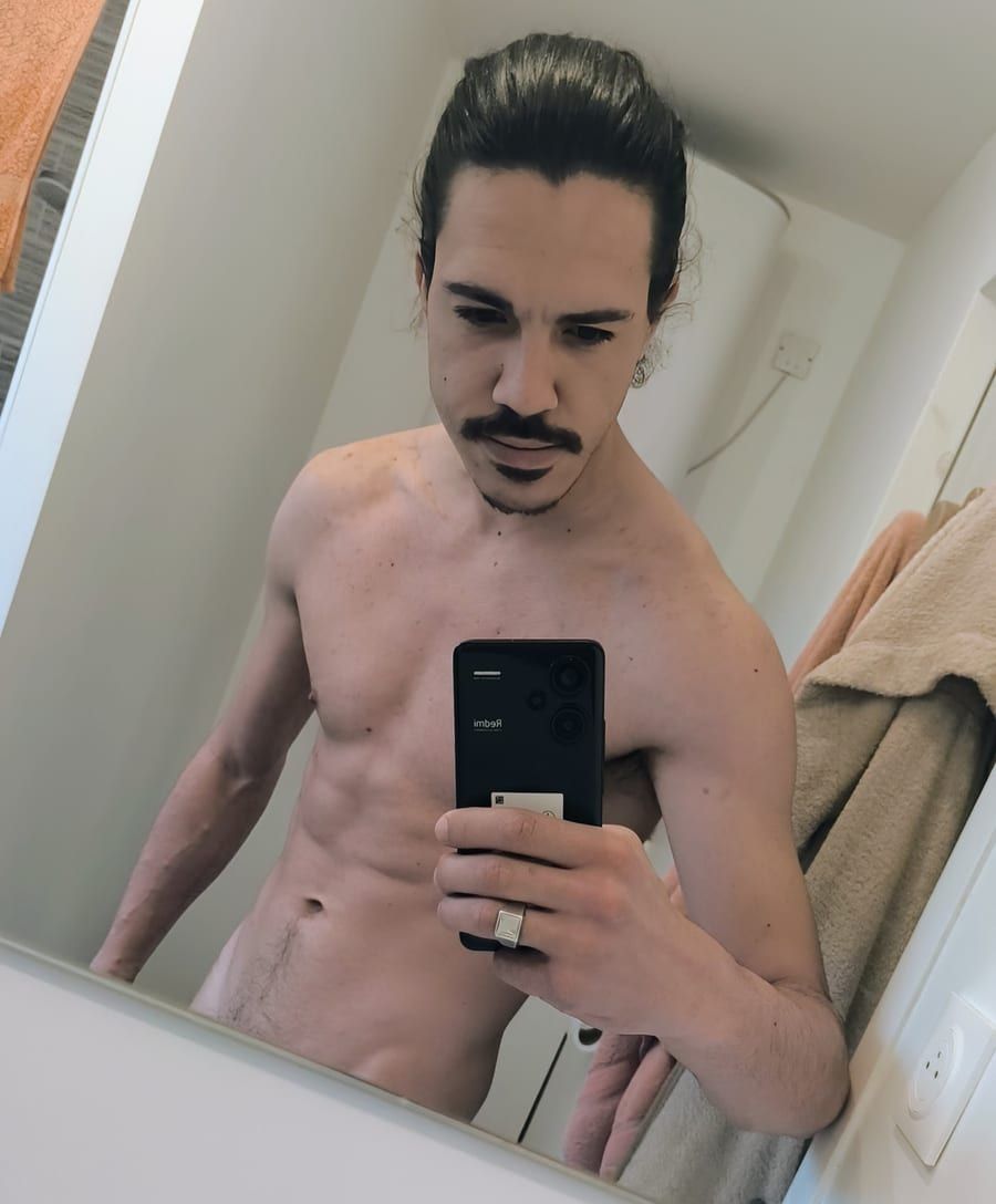 Bouazza - Gay trip à Neuhausen am Rheinfall Profil de Bouazza, 37 ans, Gay trip à Neuhausen am Rheinfall (Schaffhouse)