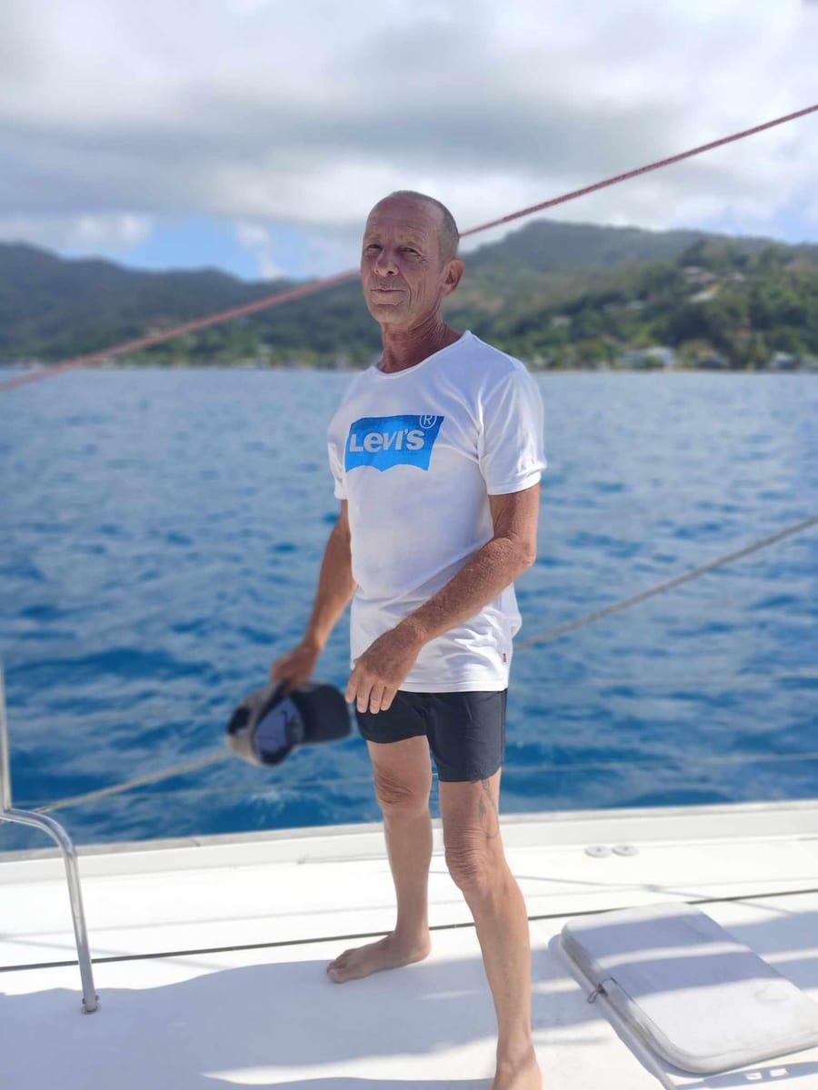 Emrik - Gay trip à Speicher Profil de Emrik, 31 ans, Gay trip à Speicher (Appenzell Rhodes-Extérieures)