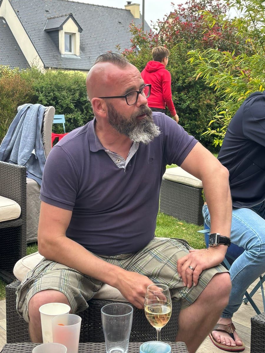 Melvine - Gay trip à Niederönz Profil de Melvine, 22 ans, Gay trip à Niederönz (Berne)