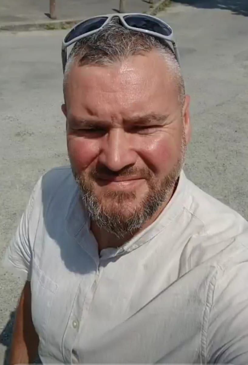 Jessy - Gay trip à Weisstannen Profil de Jessy, 42 ans, Gay trip à Weisstannen (Saint-Gall)