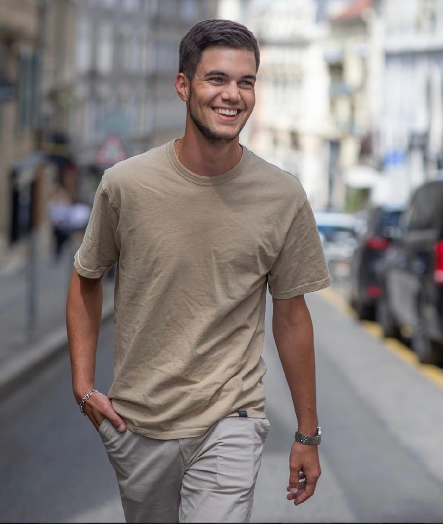 Carles - Gay trip à Niederneunforn Profil de Carles, 31 ans, Gay trip à Niederneunforn (Thurgovie)