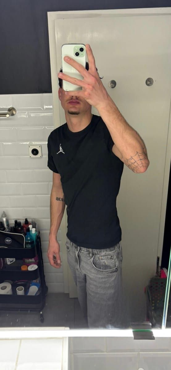 Beny - Gay trip à Agasul Profil de Beny, 31 ans, Gay trip à Agasul (Zurich)