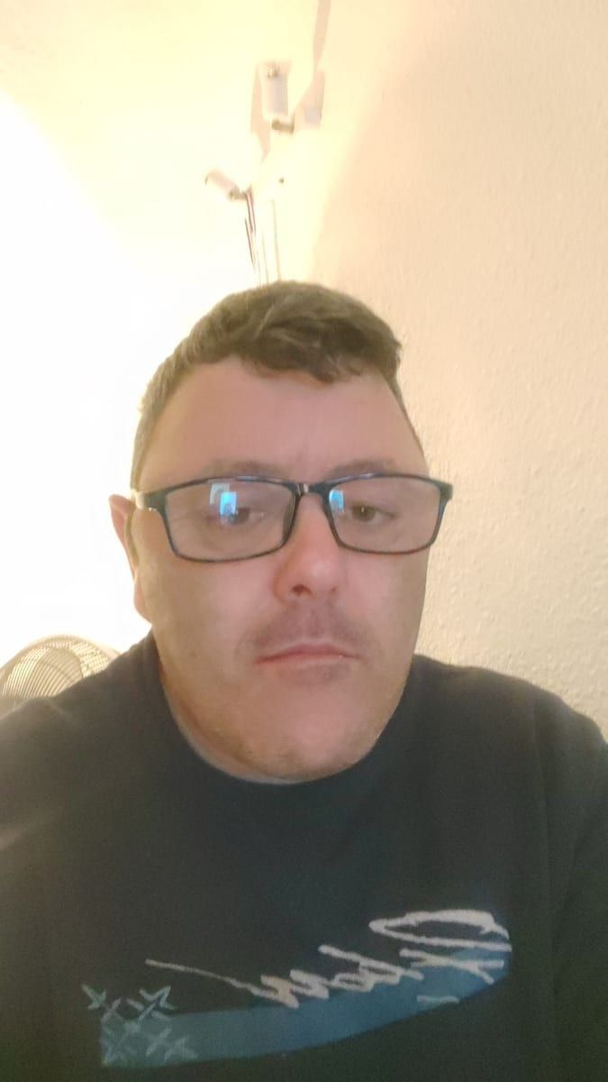 Edon - Gay trip à Birmenstorf AG Profil de Edon, 30 ans, Gay trip à Birmenstorf AG (Argovie)
