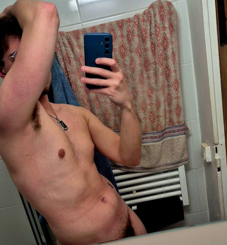 Imadeddine - Gay trip à Saignelégier Profil de Imadeddine, 30 ans, Gay trip à Saignelégier (Jura)