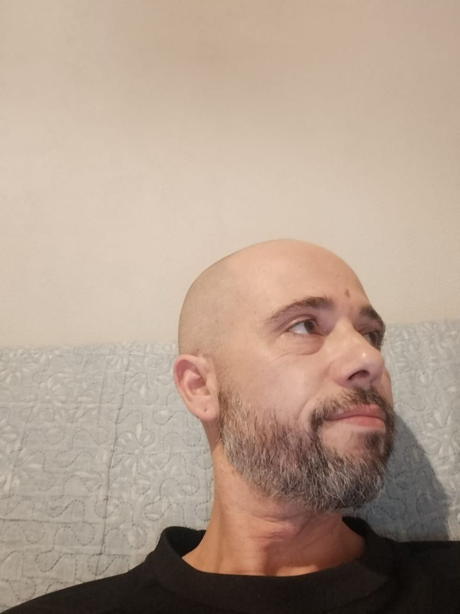 Nickolas - Gay trip à Holderbank AG Profil de Nickolas, 32 ans, Gay trip à Holderbank AG (Argovie)