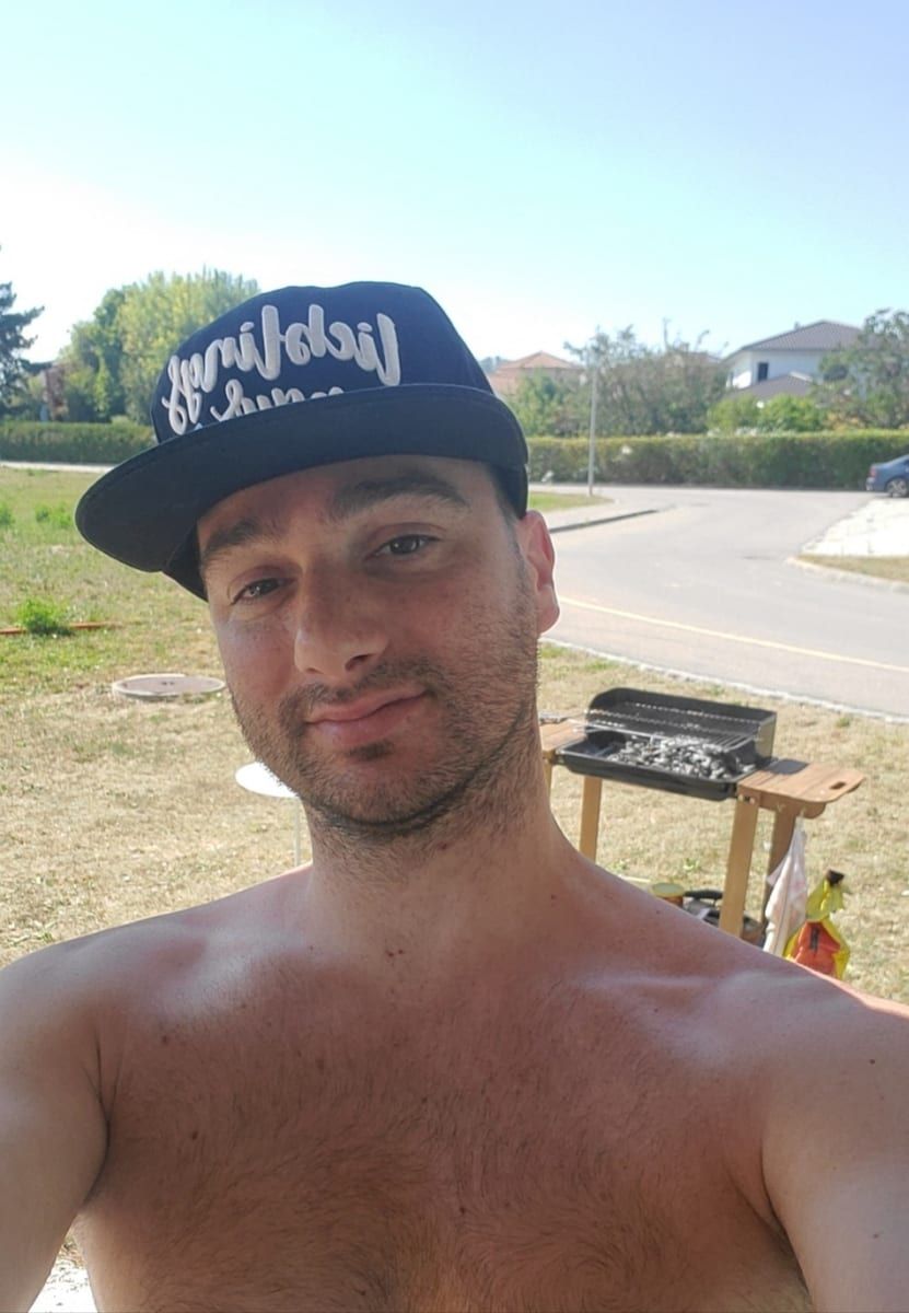 Sevane - Gay trip à Soulce Profil de Sevane, 44 ans, Gay trip à Soulce (Jura)