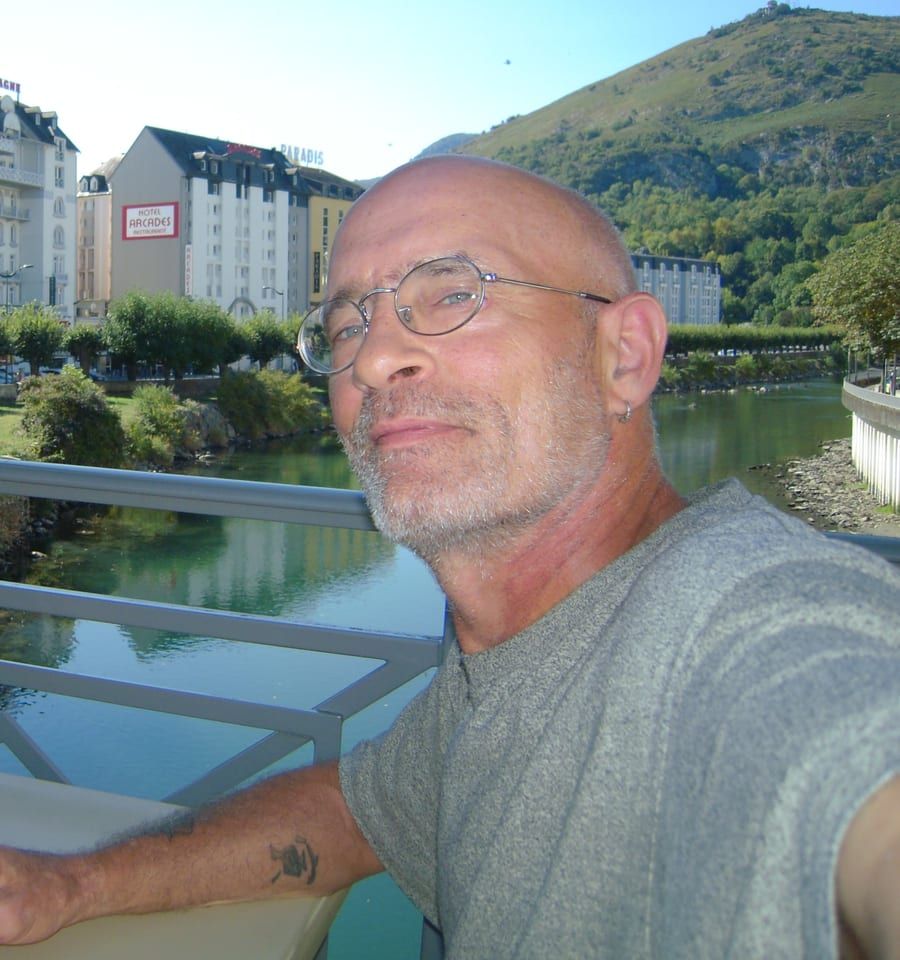 Rabih - Gay trip à Längenbühl Profil de Rabih, 27 ans, Gay trip à Längenbühl (Berne)