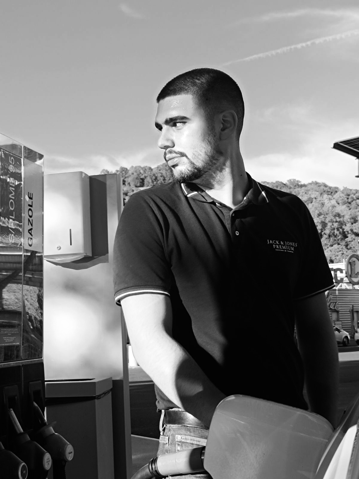 Ezeckiel - Gay trip à Kalpetran Profil de Ezeckiel, 35 ans, Gay trip à Kalpetran (Valais)