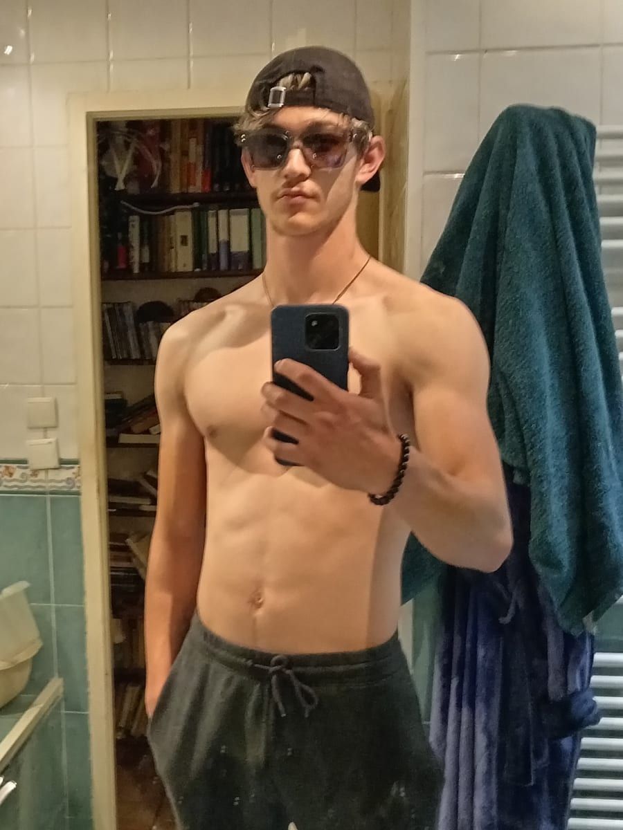 Krisley - Gay trip à Bogno Profil de Krisley, 37 ans, Gay trip à Bogno (Tessin)