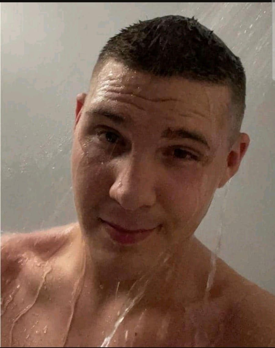 Valon - Gay trip à Wasserauen Profil de Valon, 27 ans, Gay trip à Wasserauen (Appenzell Rhodes-Intérieures)